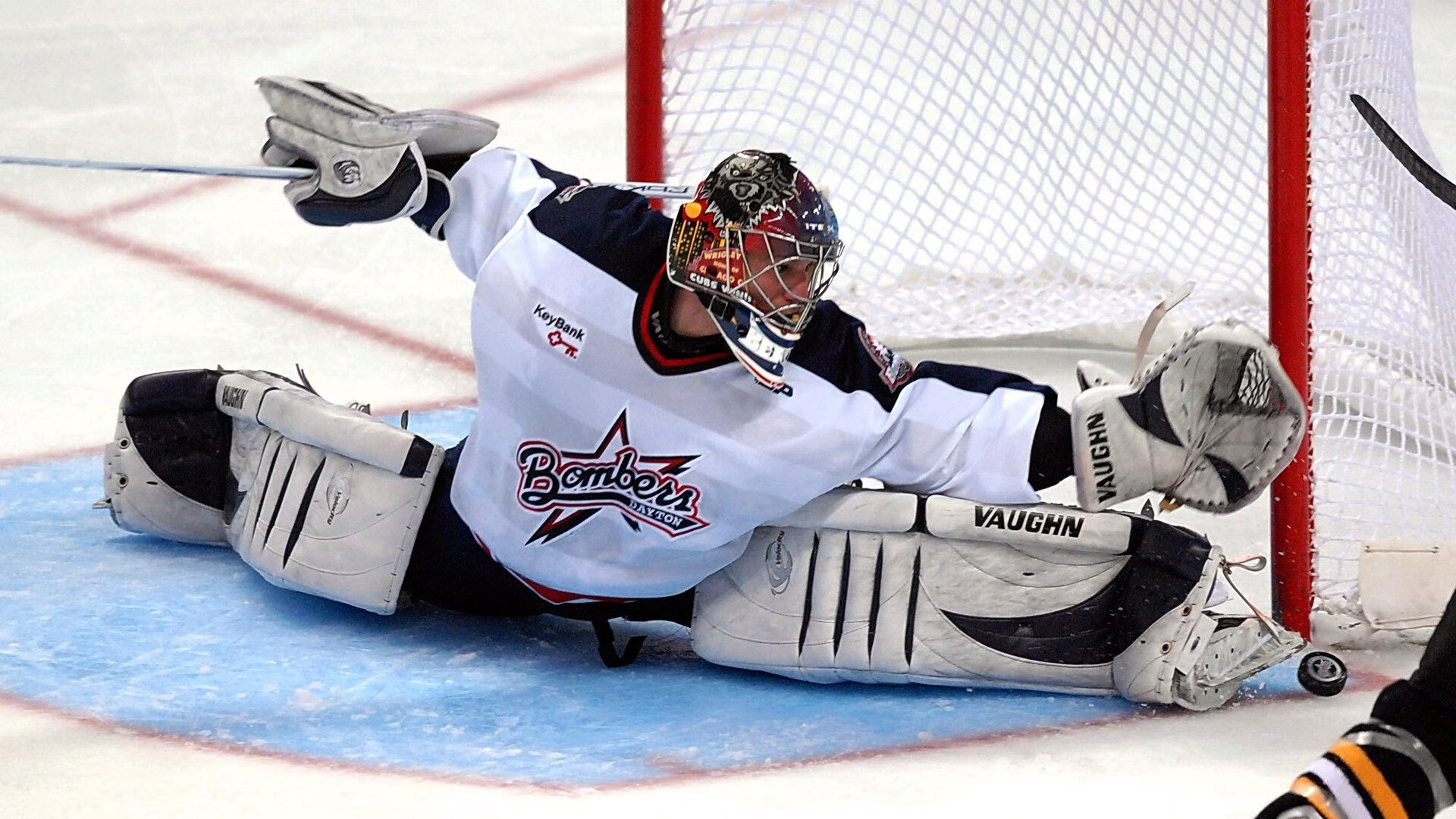 波尔手中的银牌